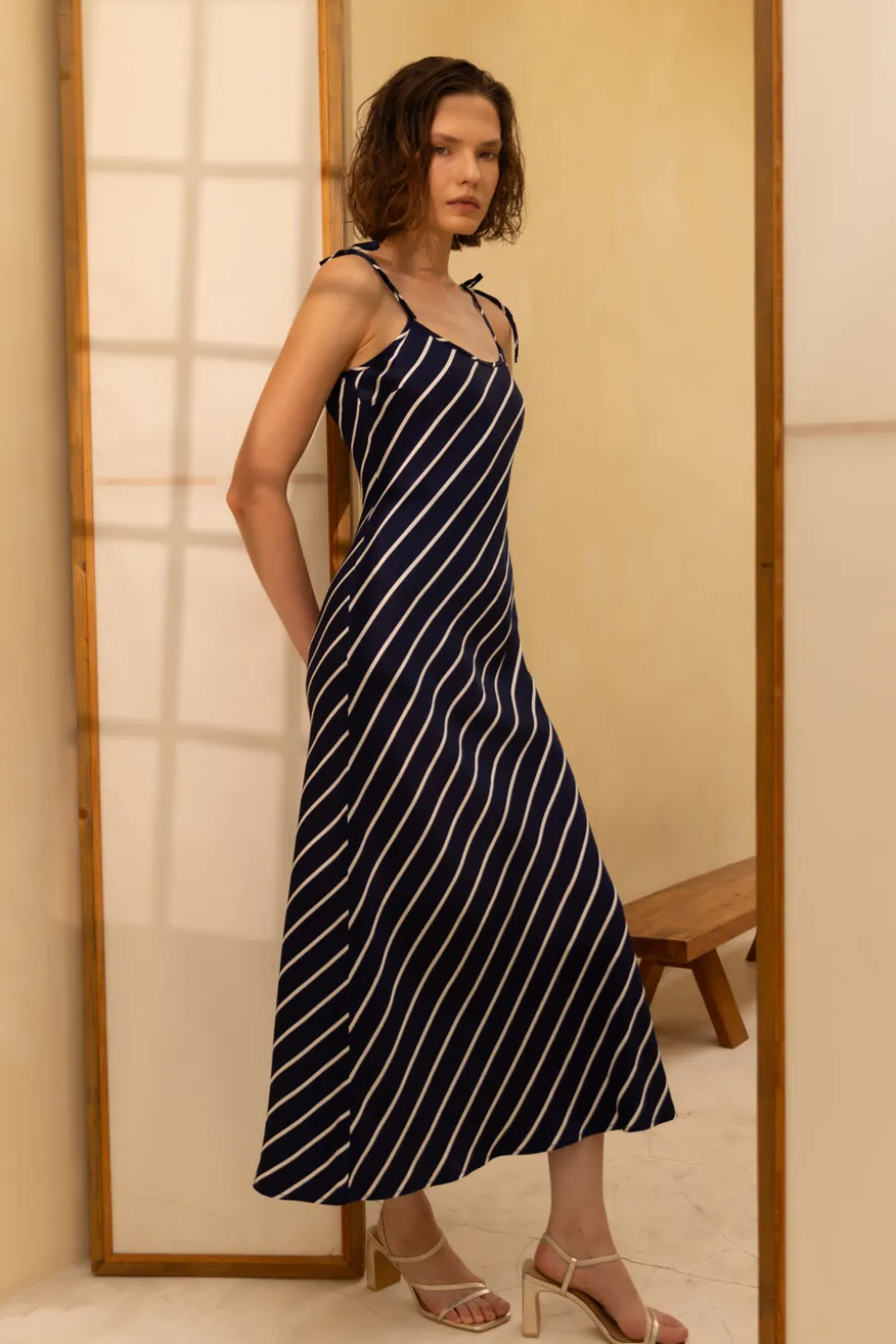 Bow Slip - Navy with White Diagonal Pinstripe